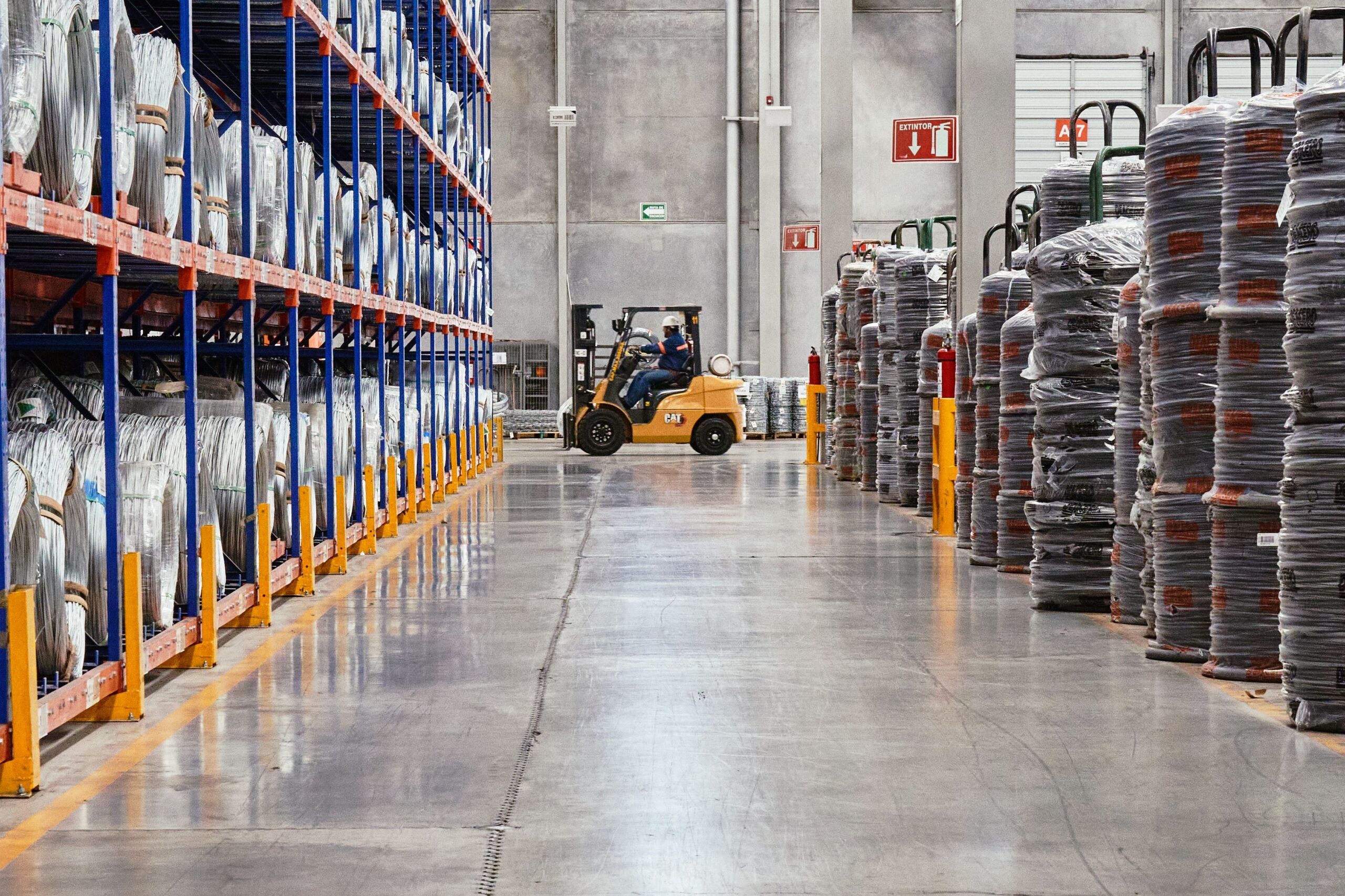Warehouse movers Dubai relocating inventory and industrial equipment